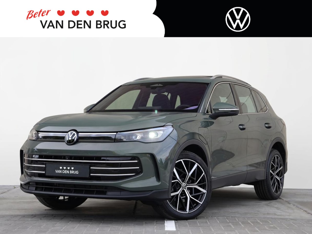 Volkswagen Tiguan - 1.5 eHybrid Elegance 204PK DSG | Panoramadak | Led Matrix | Trekhaak | Camera | Stoel/stuu - AutoWereld.nl