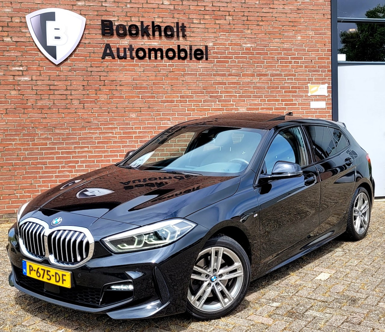BMW 1-serie - 118i M-sport Pano Camera Stuurverw. HIFI [1e eig. BTW NL NAP] - AutoWereld.nl