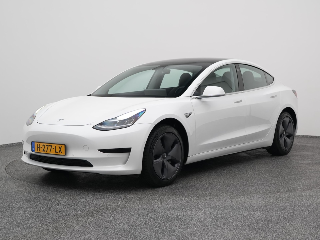 Tesla Model 3 - Standard RWD Plus 60 kWh | PANO | CAMERA | STOELVERW. - AutoWereld.nl