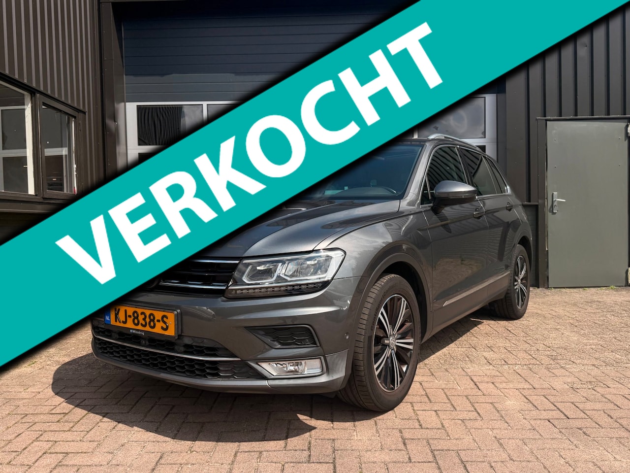 Volkswagen Tiguan - 1.4 TSI Highline | AUTOMAAT | PANO | 360 CAMERA | TREKHAAK | MASSAGE STOEL | VOL OPTIES - AutoWereld.nl