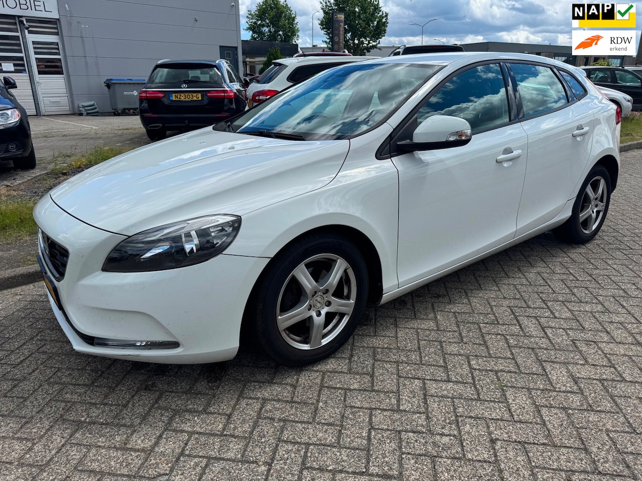 Volvo V40 - 1.6 D2 Kinetic 1.6 D2 Kinetic - AutoWereld.nl
