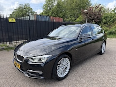 BMW 3-serie Touring - 318d Luxury Individual Leer/Panorama/Cruise/Navi/Stoelverw