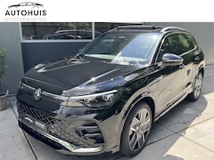 Volkswagen Tiguan - 1.5 272pk eHybrid R-Line Edition Virtual Cockpit Panoramadak Trekhaak Massage Camera Keyle