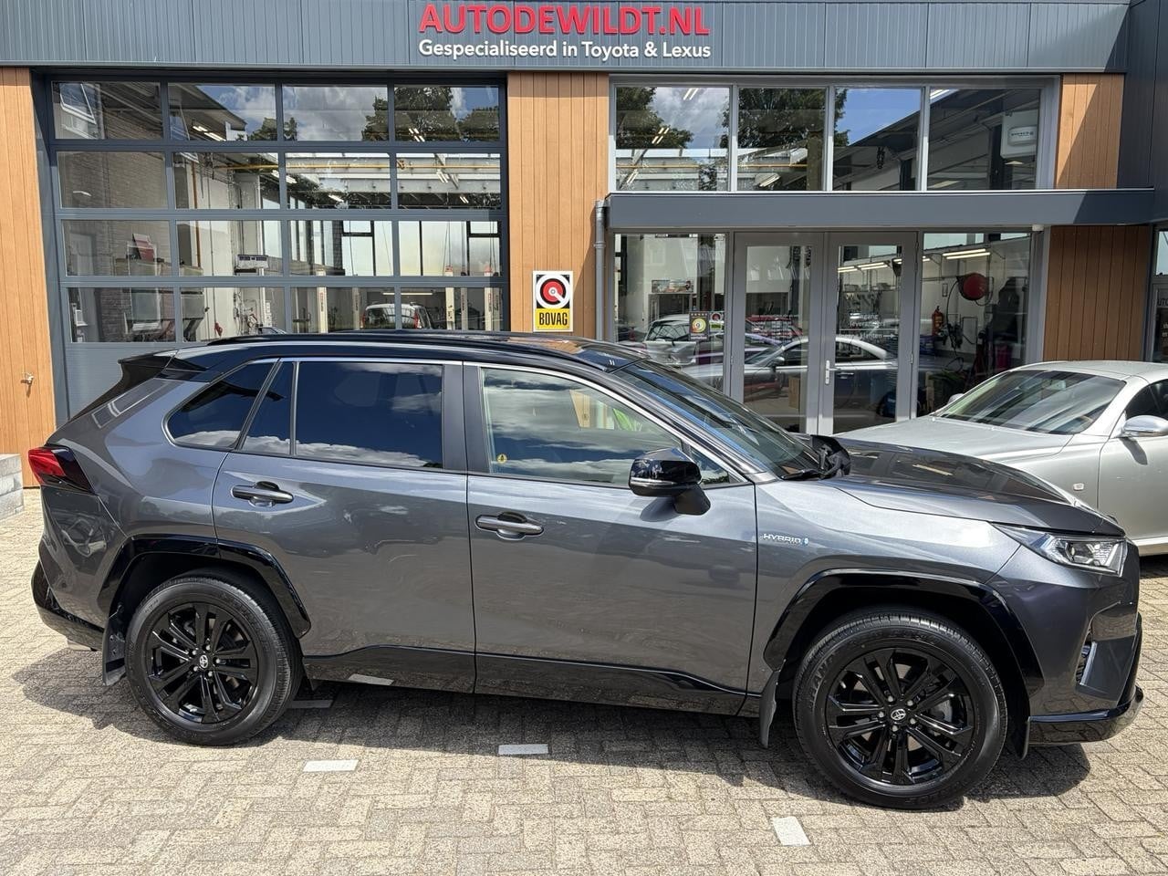 Toyota RAV4 - 2.5 Hybrid AWD Style A/T + 12 MND BOVAG - AutoWereld.nl
