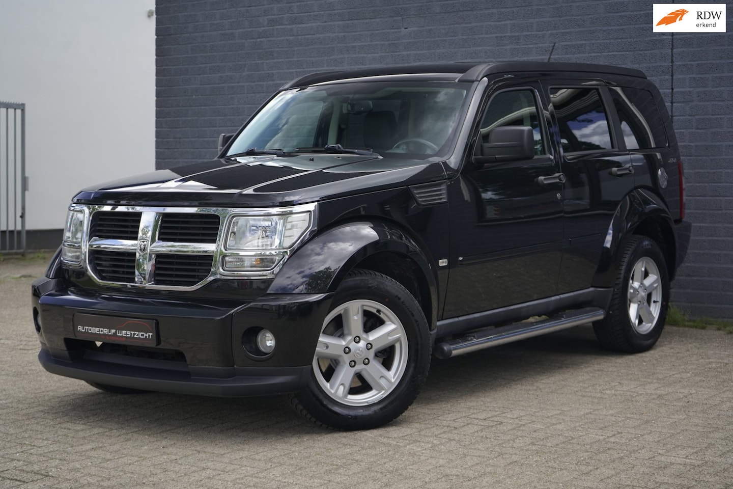 Dodge Nitro - 3.7 V6 SXT 205pk 4X4, Automaat, Trekhaak, Leder - AutoWereld.nl