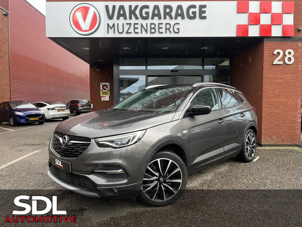 Opel Grandland X - 1.6 Turbo Hybrid4 Ultimate 300PK!! // AFN. TREKHAAK // 360 CAMERA // STOELVERKOELING-VERWA - AutoWereld.nl