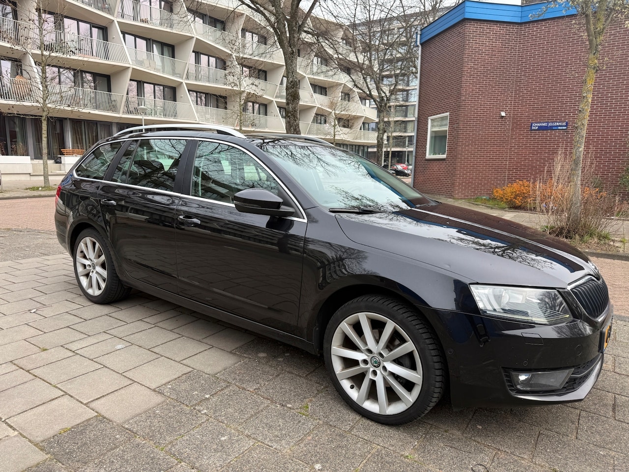 Skoda Octavia Combi - 1.4 TSI Greentech Automaat Elegance Businessline Panorama - AutoWereld.nl