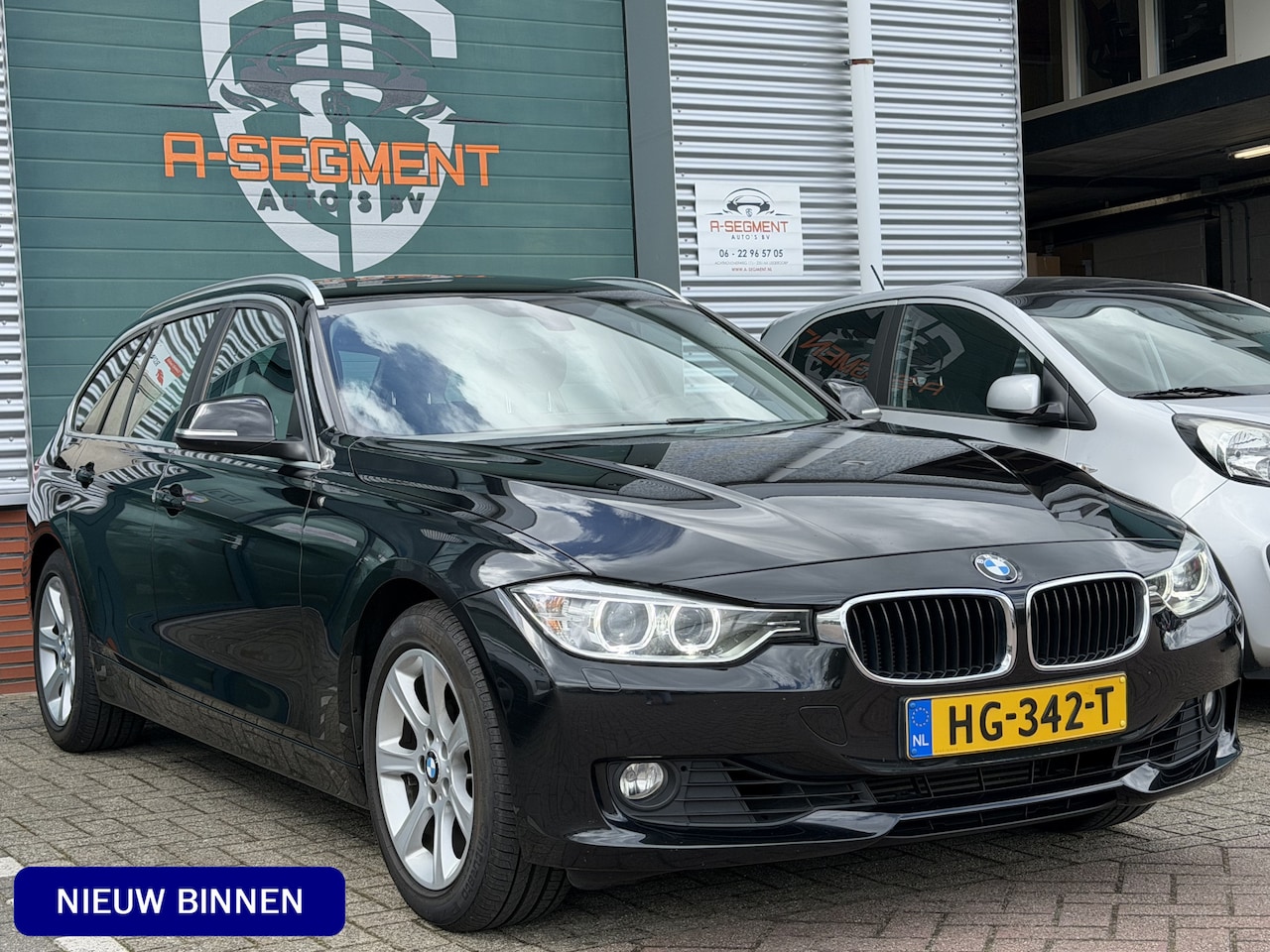 BMW 3-serie Touring - 320i Executive Automaat / Navi / Trekhaak / NAP - AutoWereld.nl