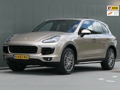 Porsche Cayenne - 3.6 S Facelift Pano Sport Chrono Luchtvering 360Camera Bose