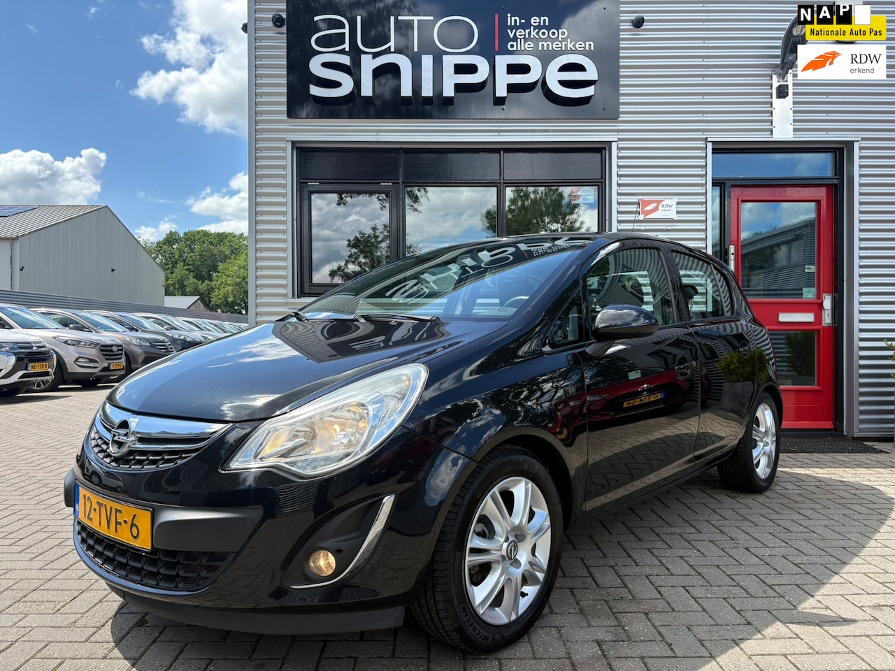 Opel Corsa - 1.2-16V Anniversary Edition -AIRCO-CRUISECONTROL-NAVIGATIE-BLUETOOTH-TREKHAAK-LICHTMETALEN - AutoWereld.nl