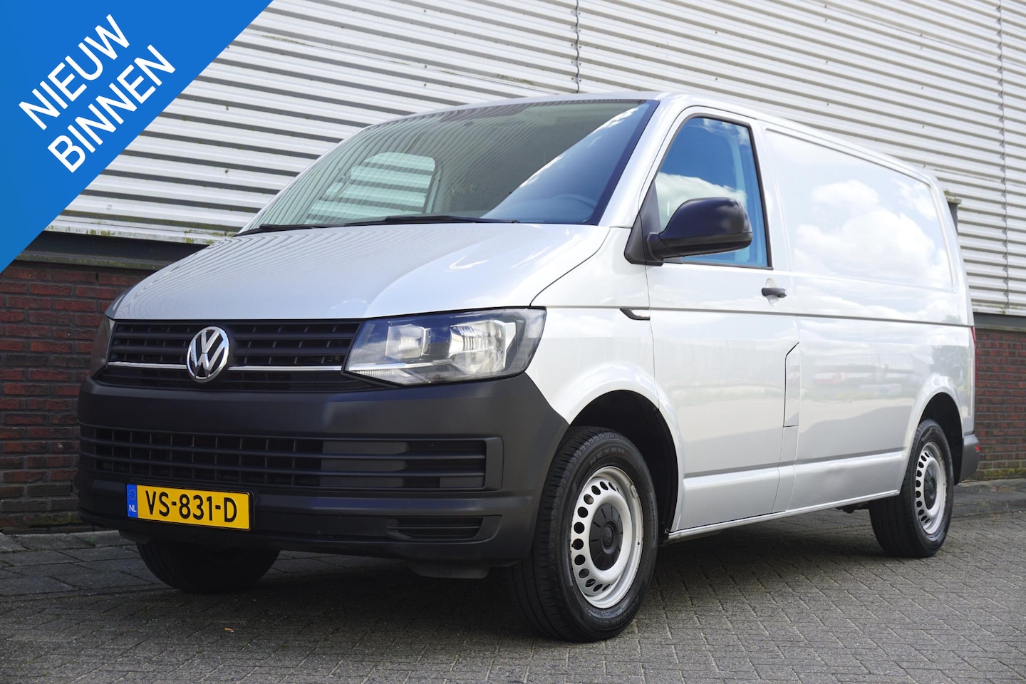 Volkswagen Transporter - 2.0 TDI L1H1 Reflex zilver/Airco/Trekhaak/ Goed onderhouden - AutoWereld.nl
