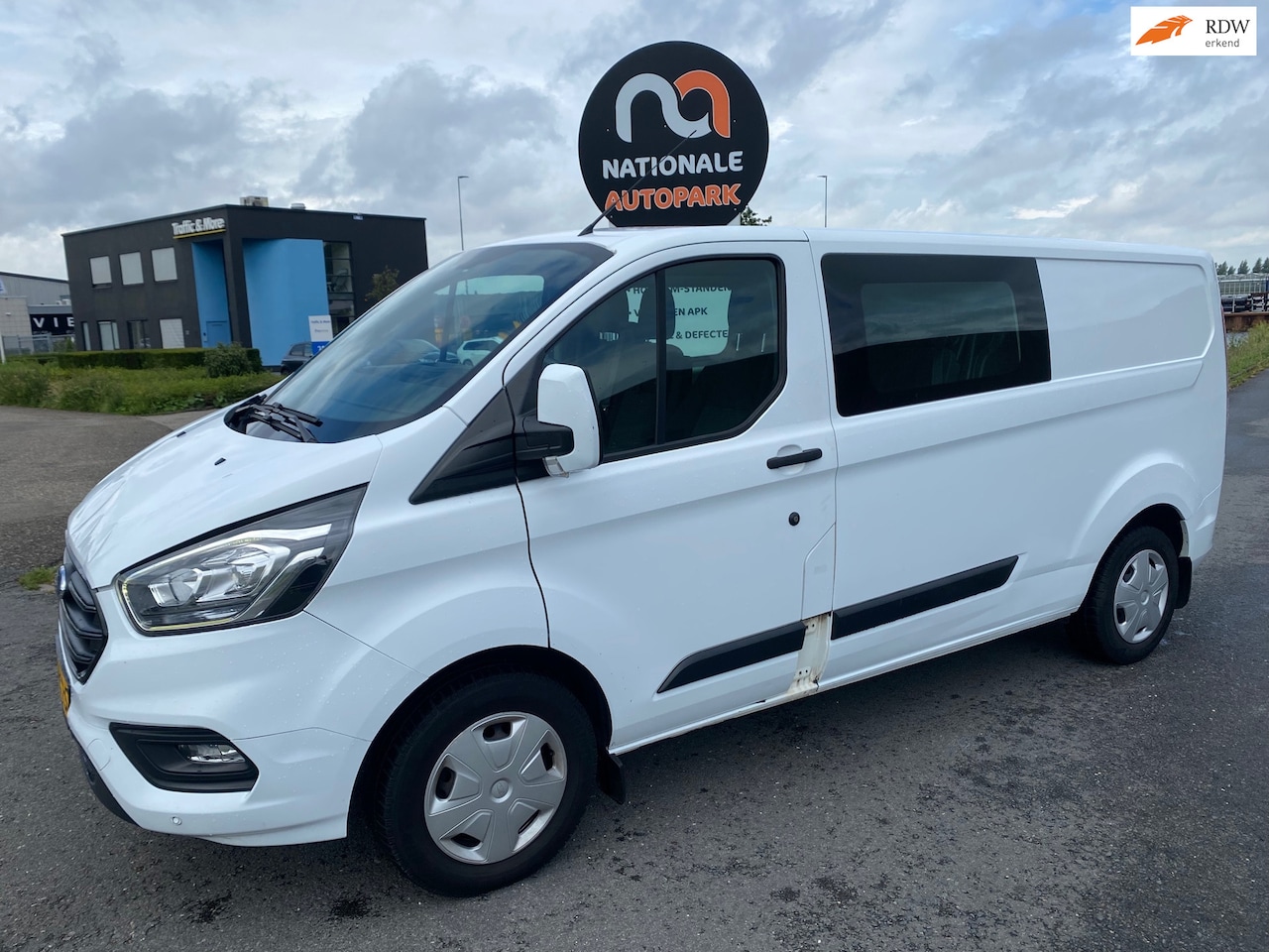 Ford Transit Custom - 2018 * 320 2.0 TDCI L2H1 Trend DC * AIRCO * EURO 6 - AutoWereld.nl