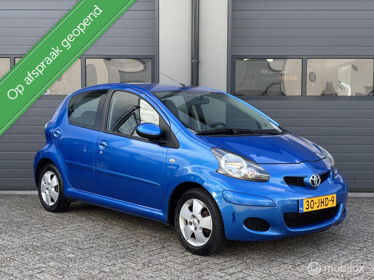 Toyota Aygo - 1.0-12V Dynamic Blue Uitvoering // 5Drs - AutoWereld.nl
