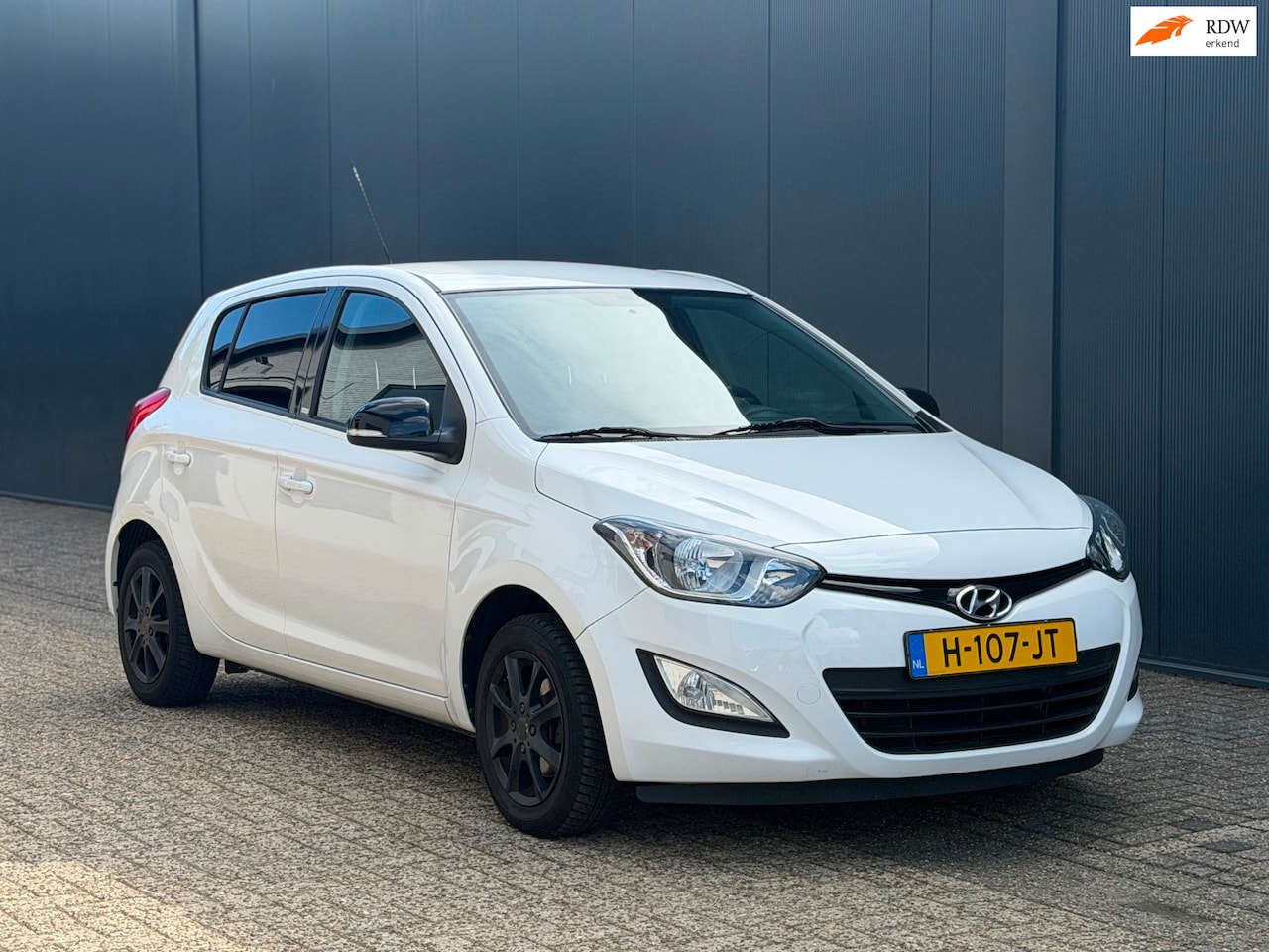 Hyundai i20 - 1.2 HP Airco | NW Koppeling | PDC - AutoWereld.nl