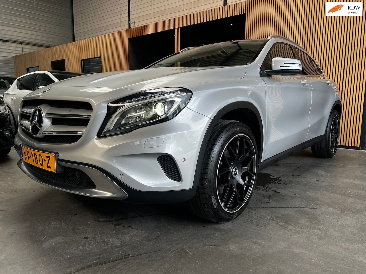 Mercedes-Benz GLA-Klasse - 250 Prestige Pano|Camera|Trekhaak|stoelverw|Carplay|Cruise| - AutoWereld.nl