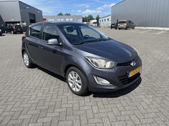Hyundai i20 - 1.2i i-Deal