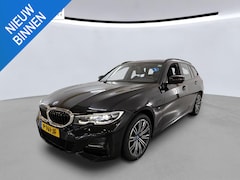 BMW 3-serie Touring - 320e Business Edition Plus NL-AUTO | LEDER | M-PAKKET