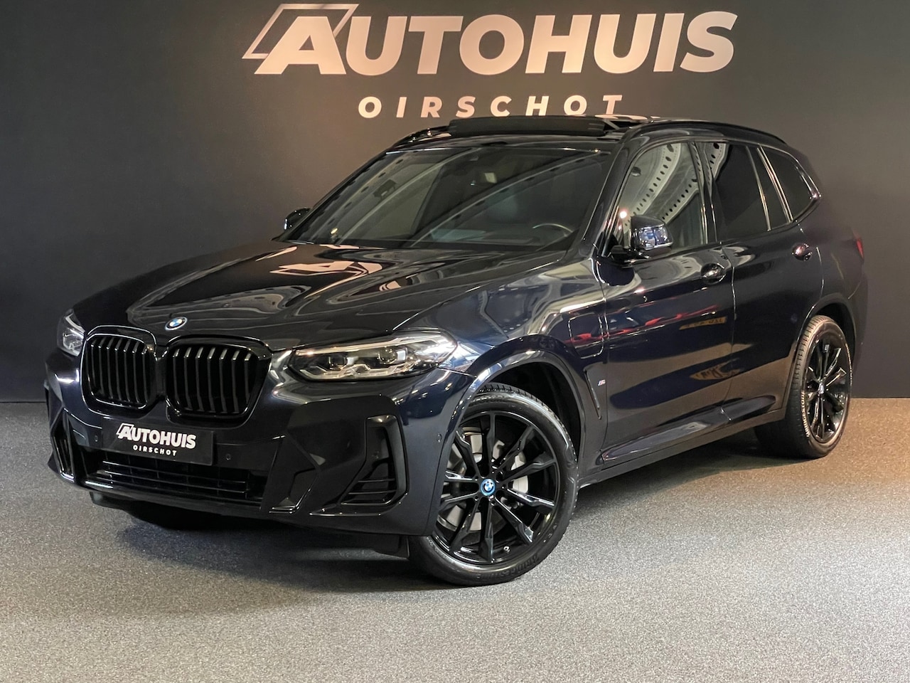 BMW X3 - XDrive30e High Executive/M Pakket/ Pano/ Keyless/ Camera/ Memory/ Harman&Kardon/ Headup/ T - AutoWereld.nl