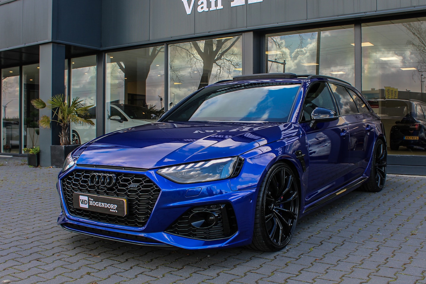 Audi A4 Avant - 2.9 TFSI RS4 PANO HUD B&O 530PK ABT RS4-S - AutoWereld.nl