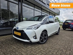 Toyota Yaris - 1.5 HYB BI-TONE PLUS TREKHAAK/NAVI/PANO