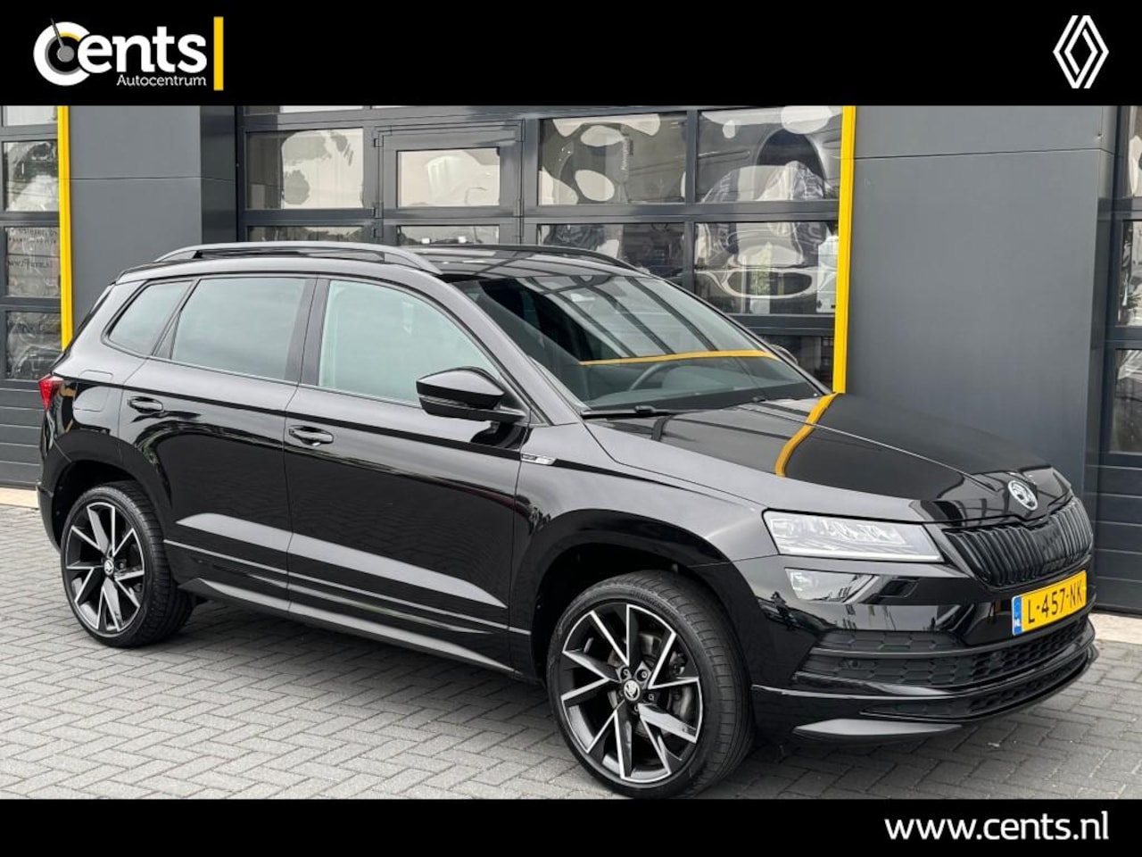 Skoda Karoq - 1.5 TSI Sportline Business Panodak Camera Trekhaak wegklapbaar - AutoWereld.nl