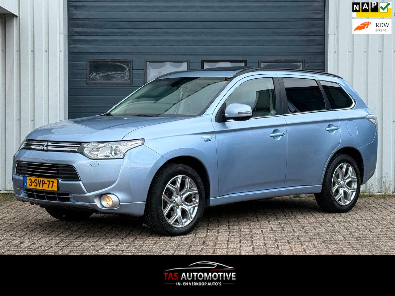 Mitsubishi Outlander - 2.0 PHEV Instyle SCHUIFDAK/NAVI/LEER - AutoWereld.nl