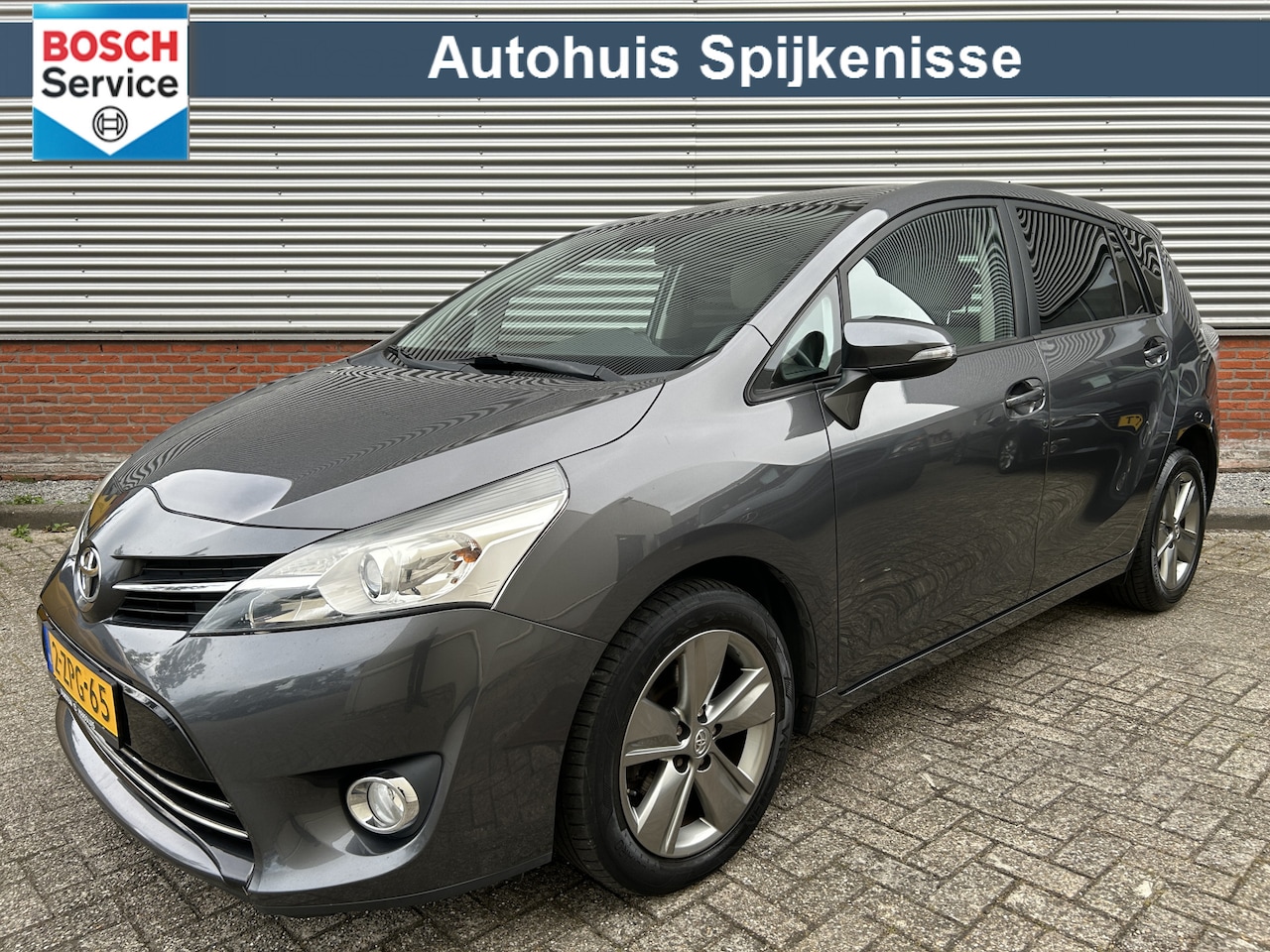 Toyota Verso - 1.8 VVT-i Dynamic B | 1e Eigenaar | Dealer Onderhouden | Trekhaak | Panoramadak | Stoelver - AutoWereld.nl