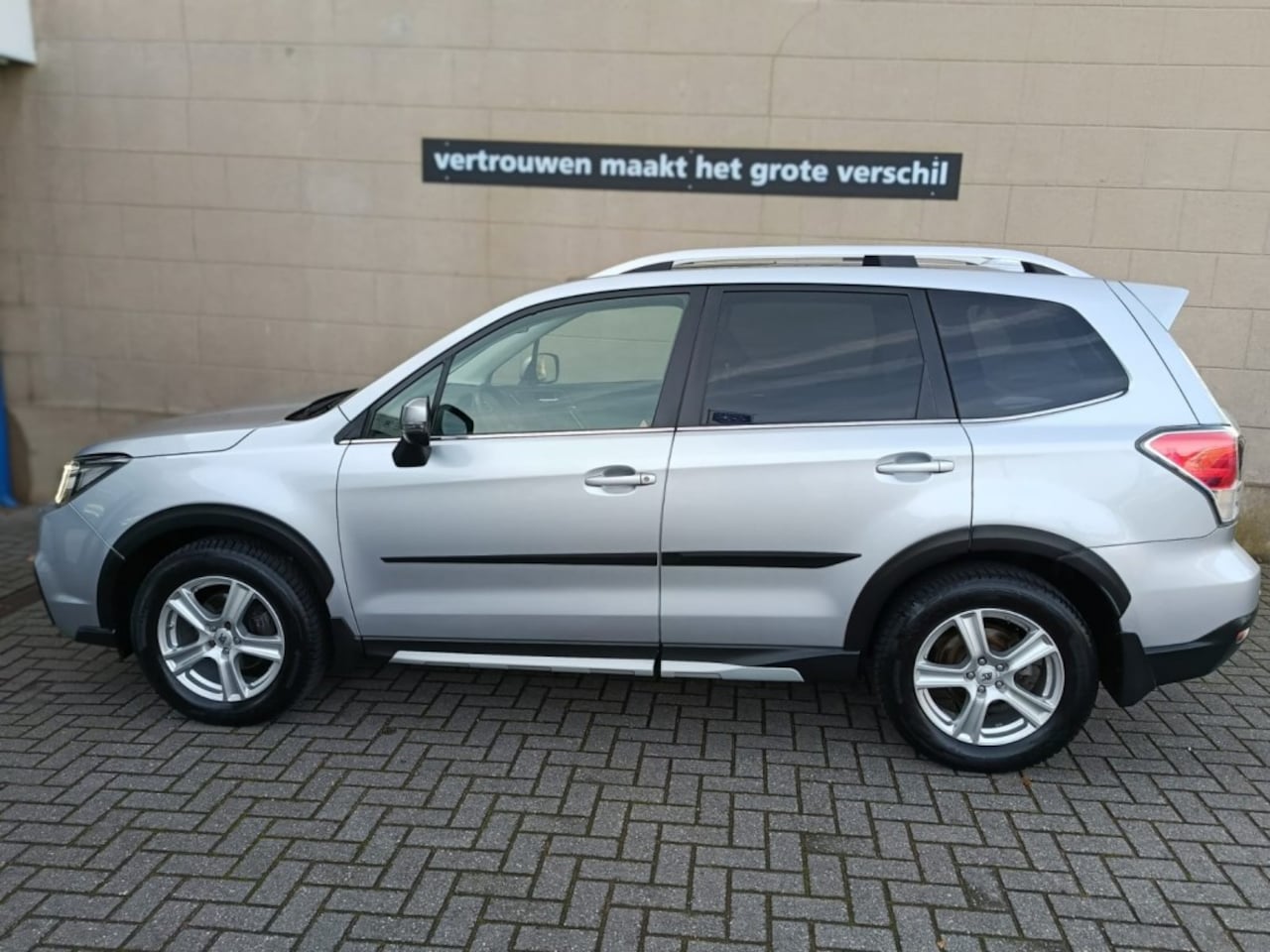 Subaru Forester - 2.0 Premium 2.0 PREMIUM - AutoWereld.nl