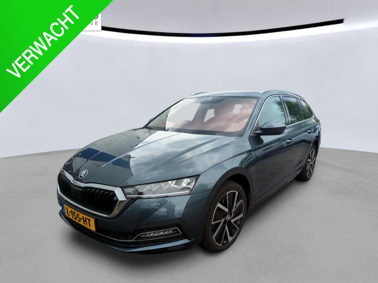 Skoda Octavia Combi - 1.4 TSI iV PHEV Business Edition NL-AUTO | SFEER VERLICHTING | TREKHAAK - AutoWereld.nl