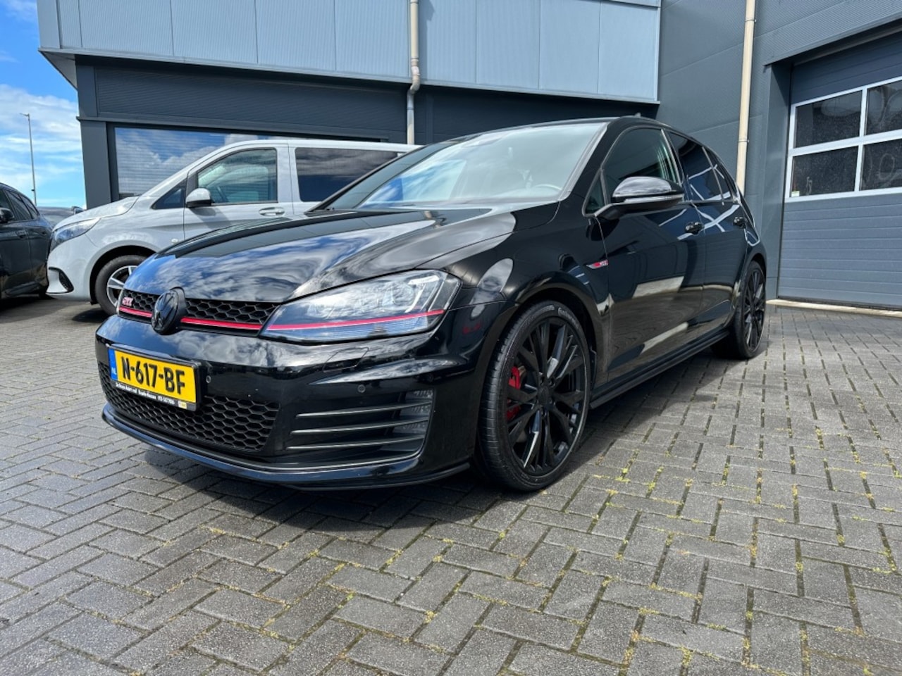Volkswagen Golf - 2.0 TSi GTi Perfomance Aut. 230 PK Navi. - AutoWereld.nl