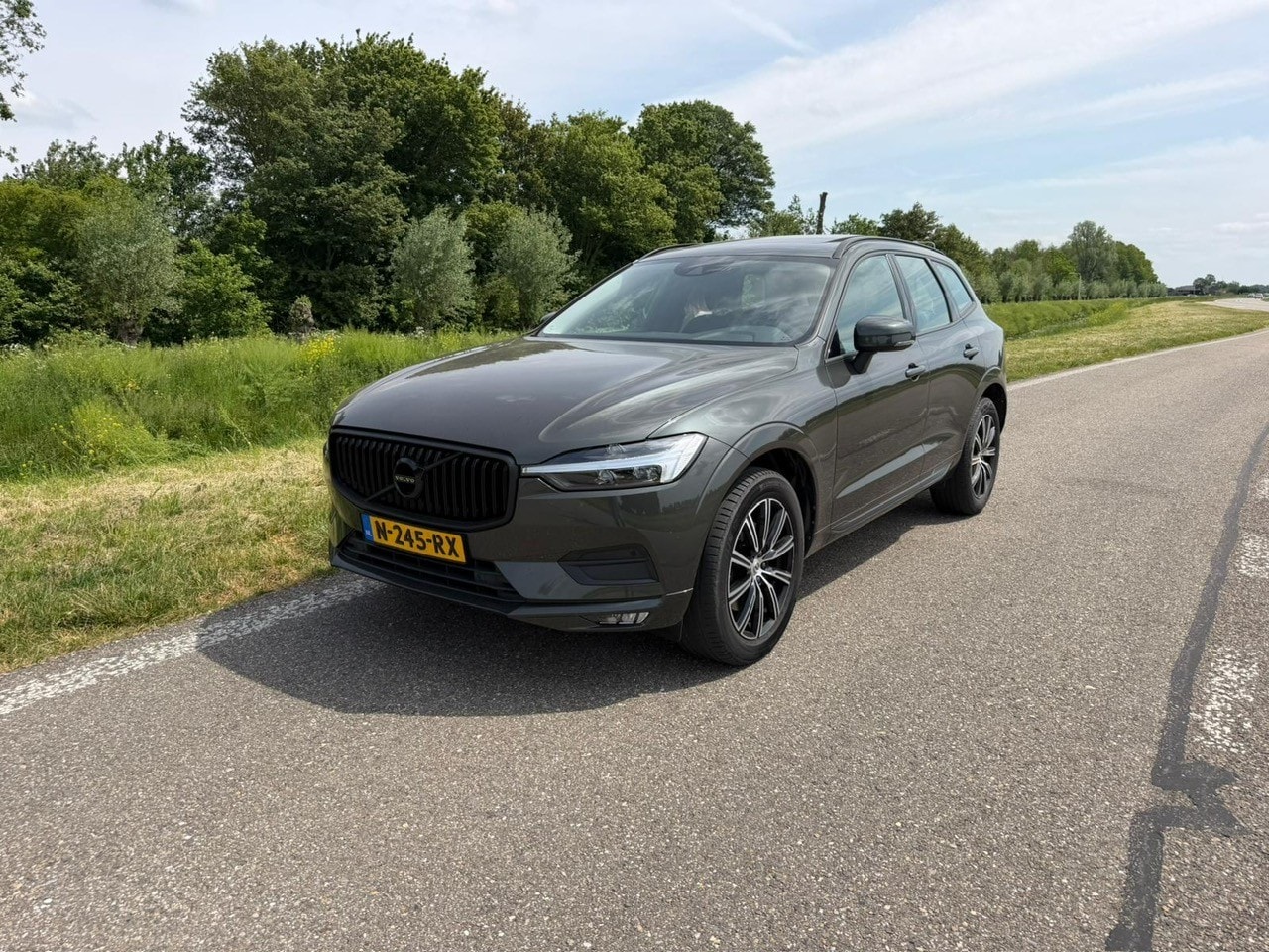 Volvo XC60 - 2.0 B4 Inscription Pano dak / Vol leder / Nieuwprijs€ 74000,- - AutoWereld.nl