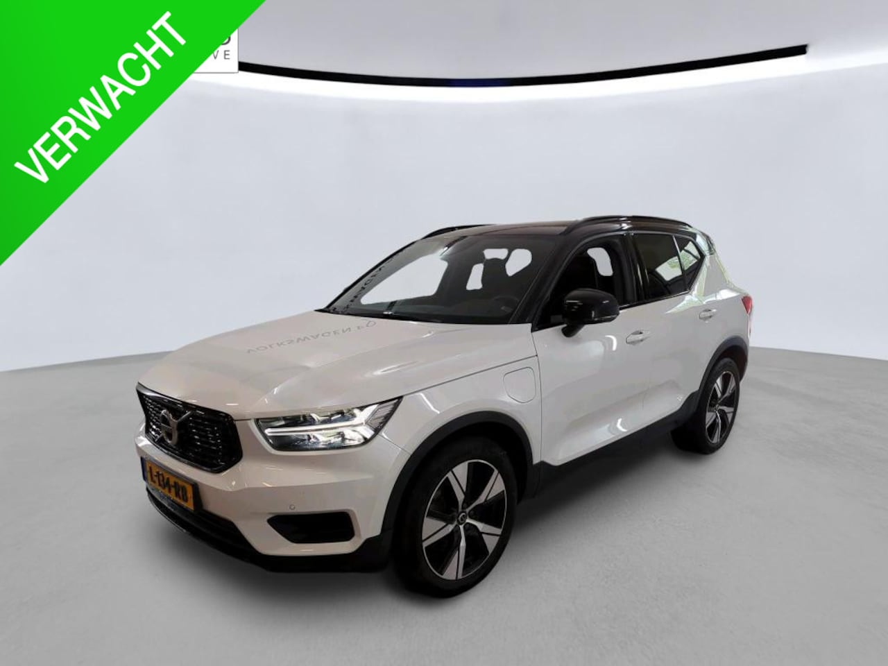 Volvo XC40 - 1.5 T5 Recharge R-Design NL-AUTO | PANODAK | TREKHAAK | 1/2 LEDER - AutoWereld.nl