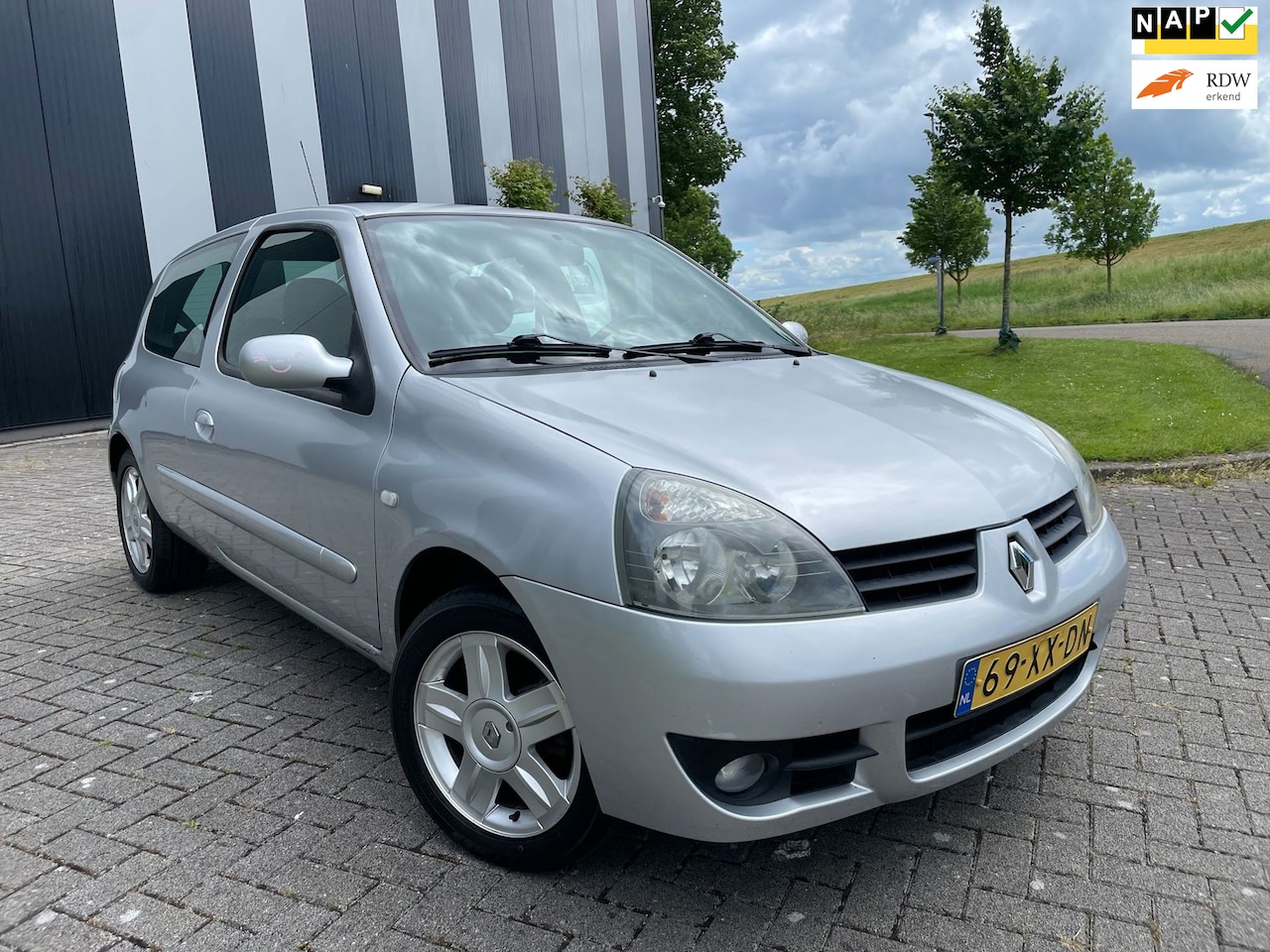 Renault Clio - 1.2-16V Campus Nw APK-Airco-Lmv-Elekpakket - AutoWereld.nl