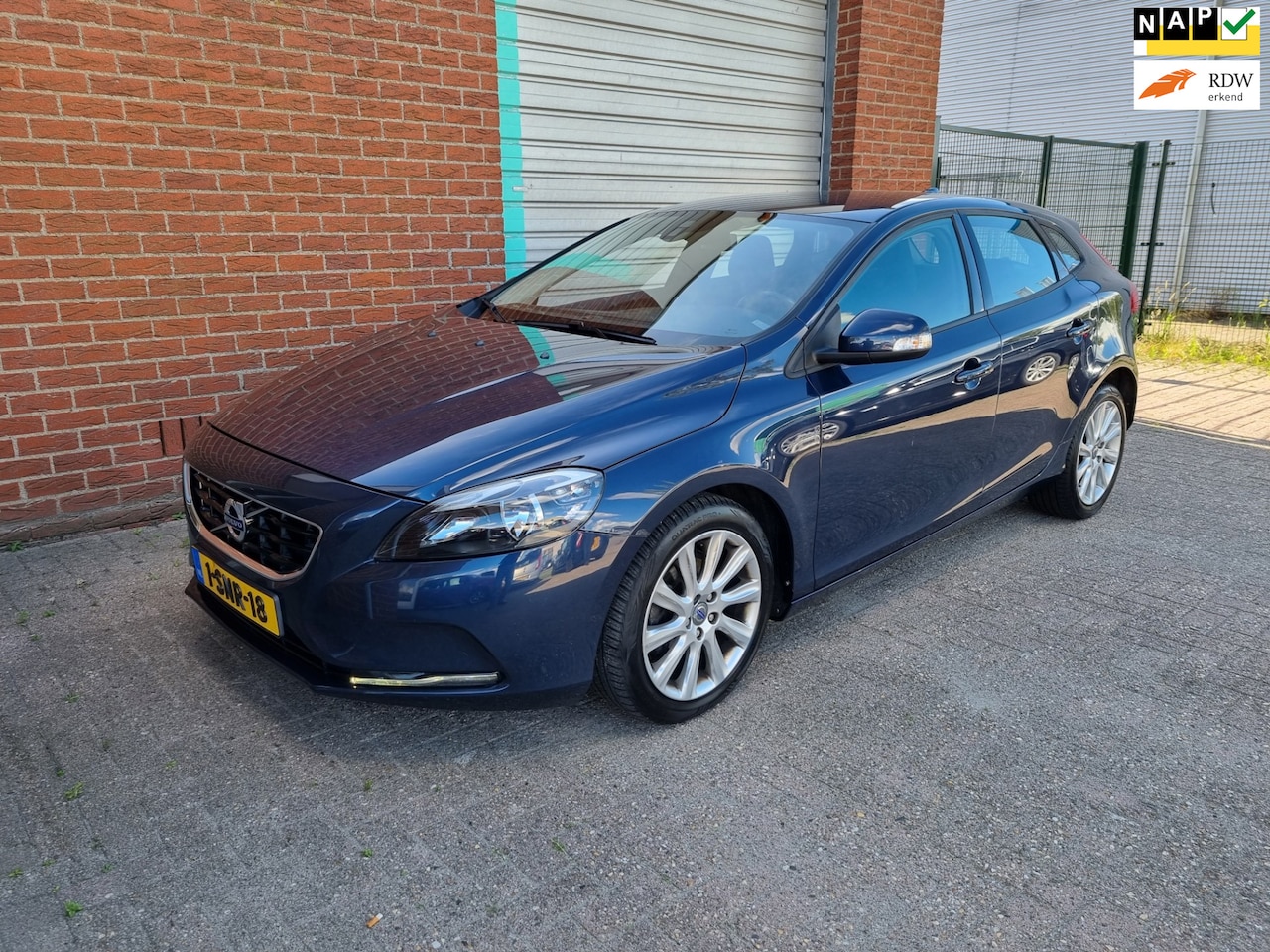Volvo V40 - 1.6 D2 Kinetic 84kw 6-Bak Navi! Bj:2013 NAP - AutoWereld.nl