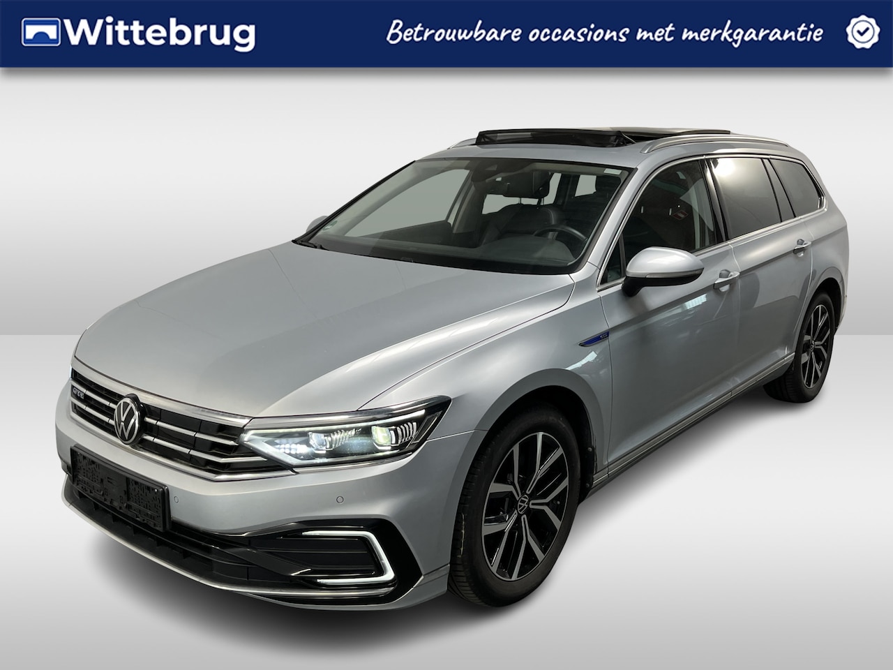 Volkswagen Passat Variant - 1.4 TSI PHEV GTE / AUTOMAAT/ PANO/ LEER/ APP-CONNECT/ ACC/ PARK.SENSOREN + CAMERA/ STOELVE - AutoWereld.nl