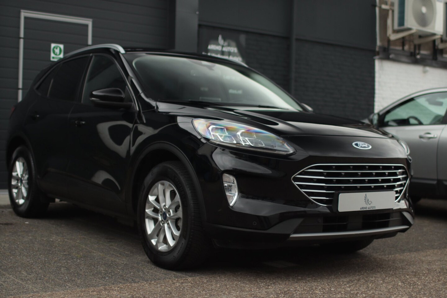 Ford Kuga - 2.5 PHEV Vignale | Automaat | Camera| Carplay| Navi| ACC| Licht Metalen Velgen - AutoWereld.nl