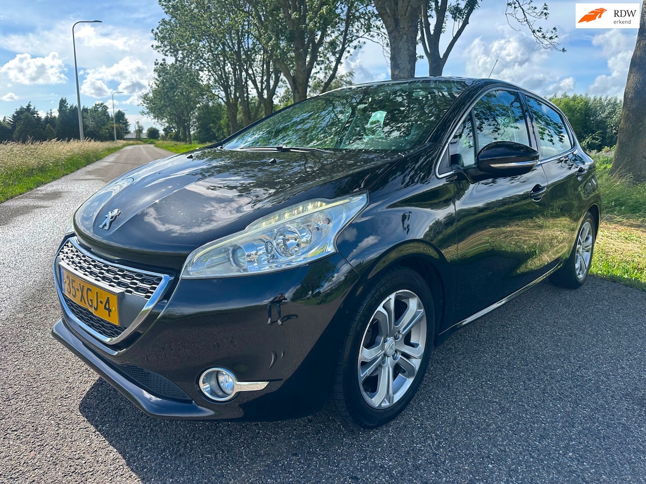 Peugeot 208 - 1.4 VTi Allure|pano|trekhaak|cruise control|95pk - AutoWereld.nl