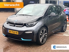 BMW i3 - S iPerformance 94Ah 33 kWh | Pano | Trekhaak | SOH 90% | zeer netjes |
