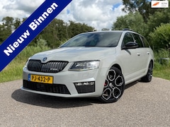 Skoda Octavia Combi - 2.0 TSI RS 230 / Panoramadak / RS Schaalstoelen / Apple CarPlay-Android Auto / Stoelverwar