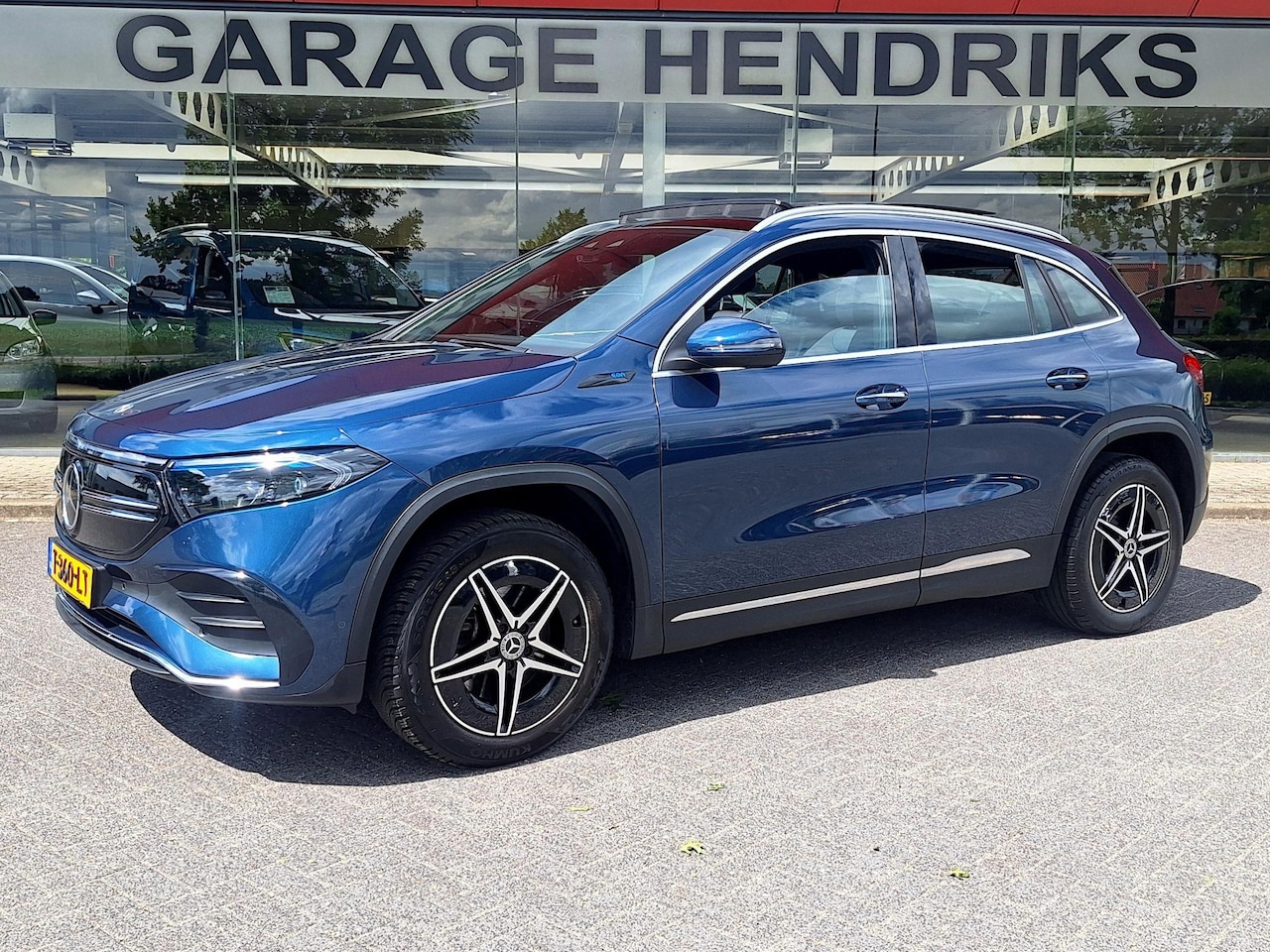 Mercedes-Benz EQA - 250 AMG Line 67 kWh | SOH: nnb | Panaromadak | Trekhaak | LED | - AutoWereld.nl