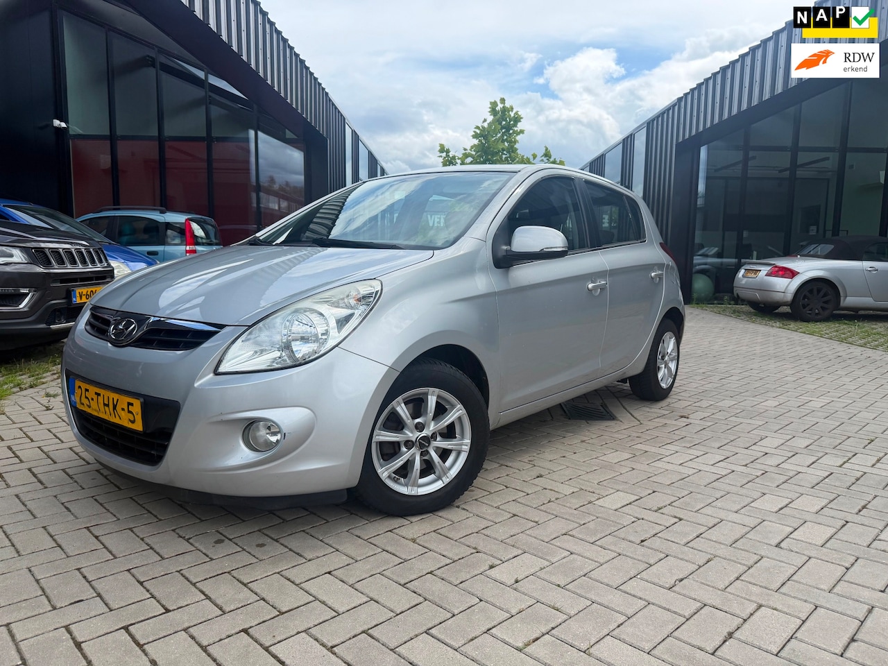 Hyundai i20 - 1.2i i-Motion Airco Elek pakket NL Auto NAP - AutoWereld.nl