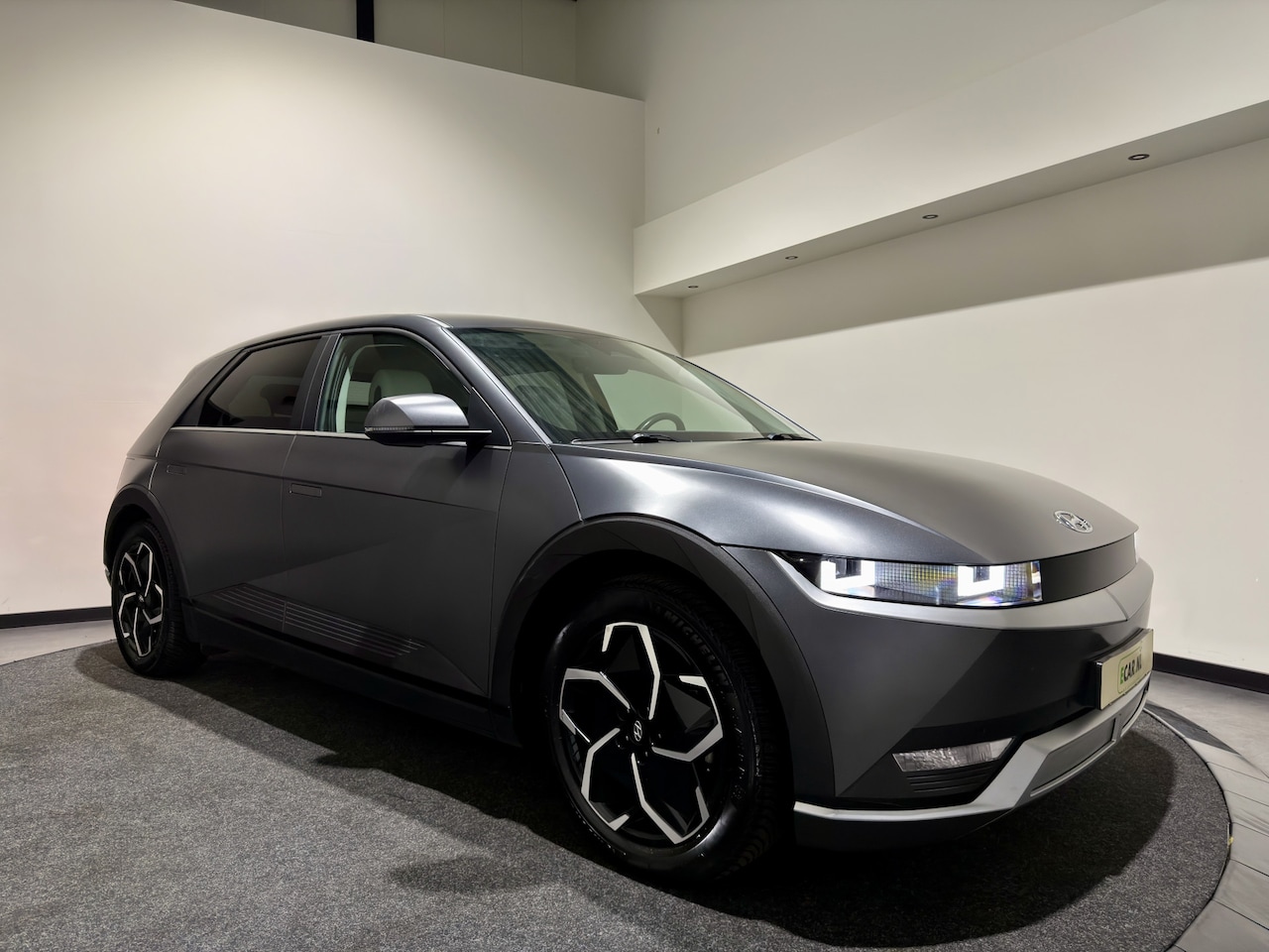 Hyundai IONIQ 5 - Connect+ 77.4 kWh | Leder interieur | Trekhaak | Full Option | Soh (batterijcheck) Waarde - AutoWereld.nl