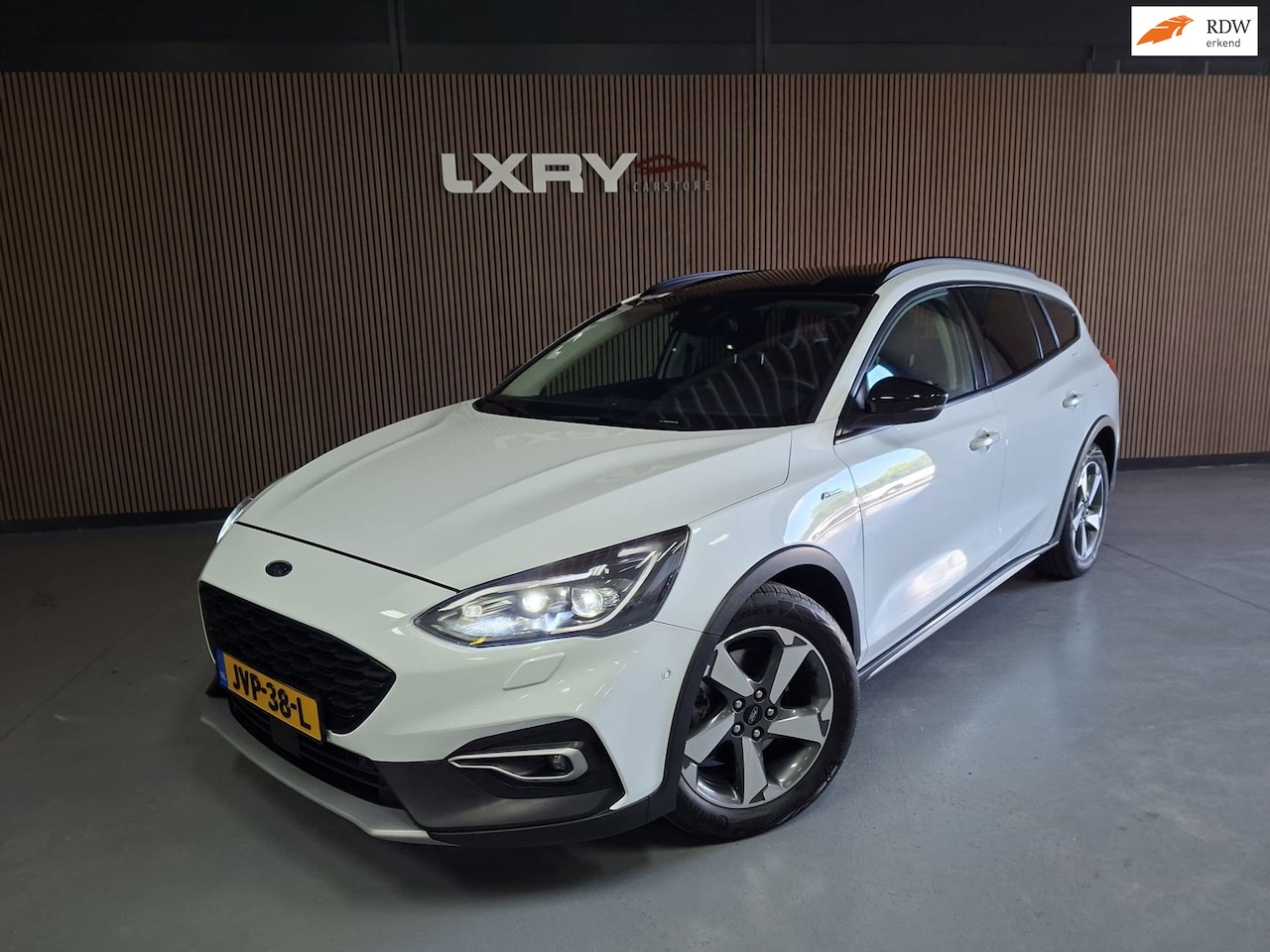 Ford Focus Wagon - 1.5 EcoBoost Vignale | Clima| B&O | Camera | Navi | Stuur & Stoelverwarming | - AutoWereld.nl