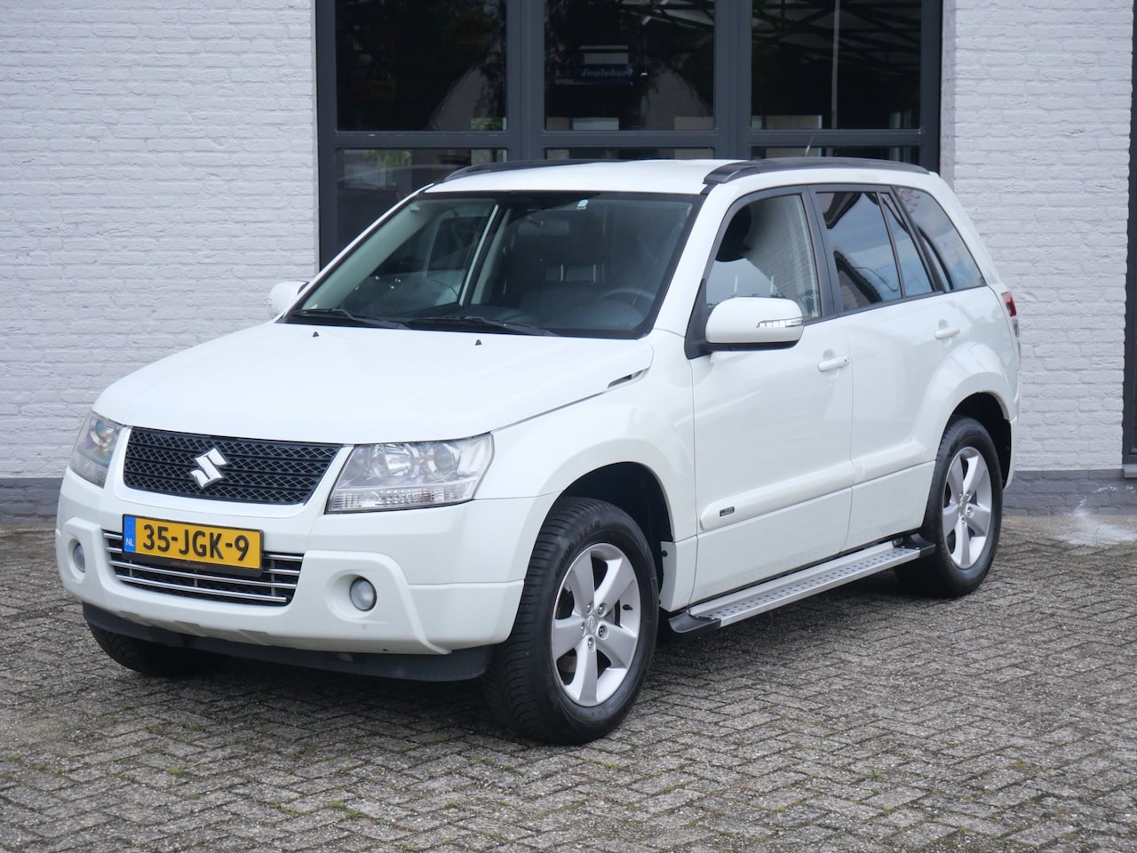 Suzuki Grand Vitara - 2.4 Exclusive Ecc Leder Stoelverw. Keyless - AutoWereld.nl