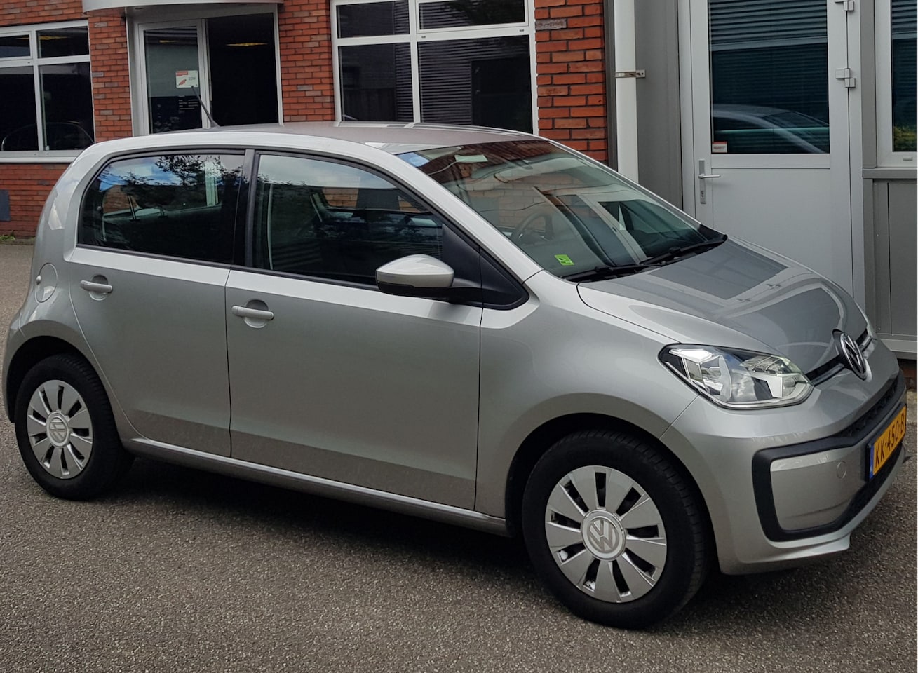 Volkswagen Up! - 1.0 5Drs FaceLift Airco BlueTooth Nap - AutoWereld.nl