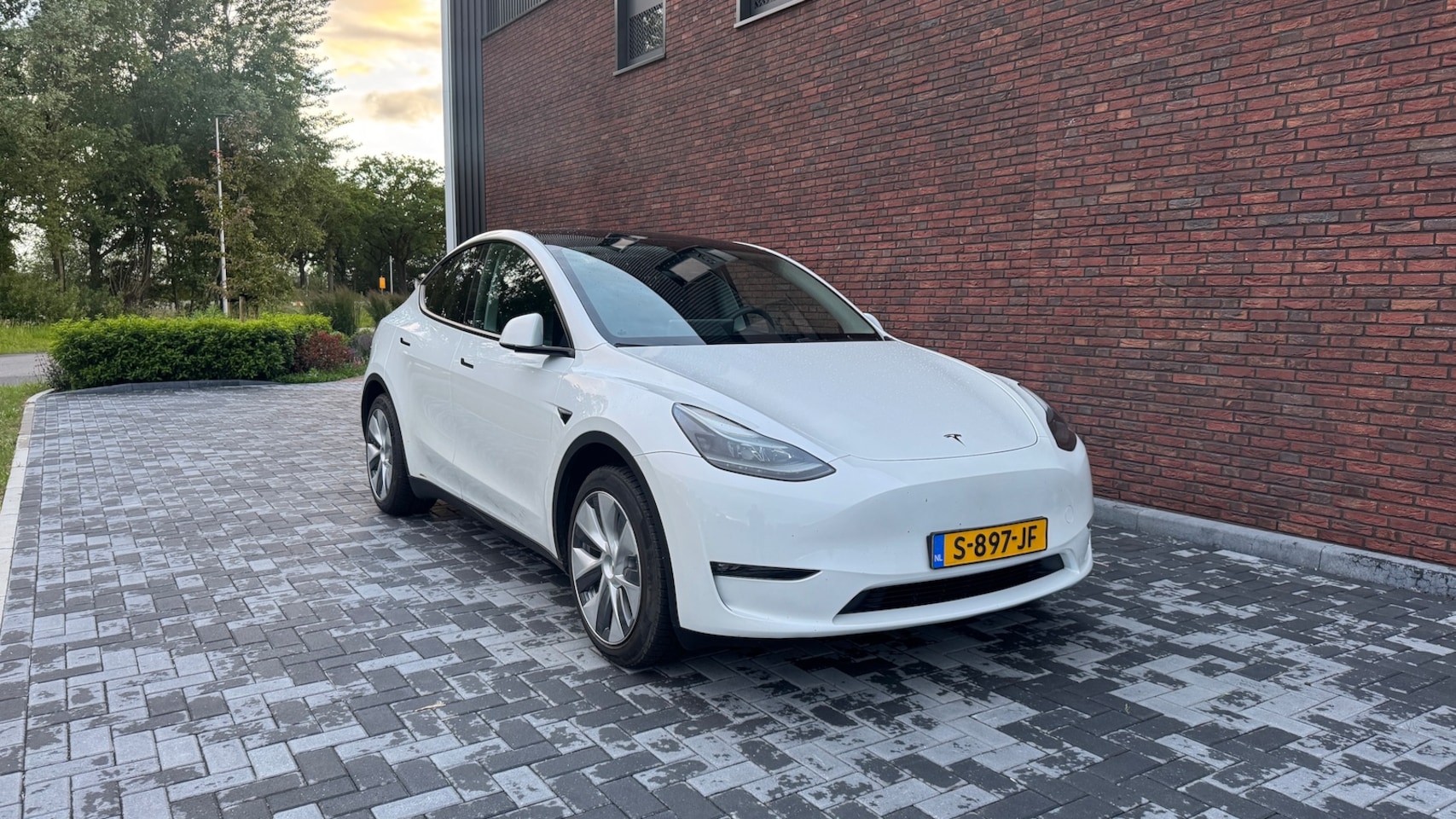 Tesla Model Y - Long Range Tesla Model Y Long Range AWD 75 kWh 2023 TREKHAAK SoH 92,3% - AutoWereld.nl