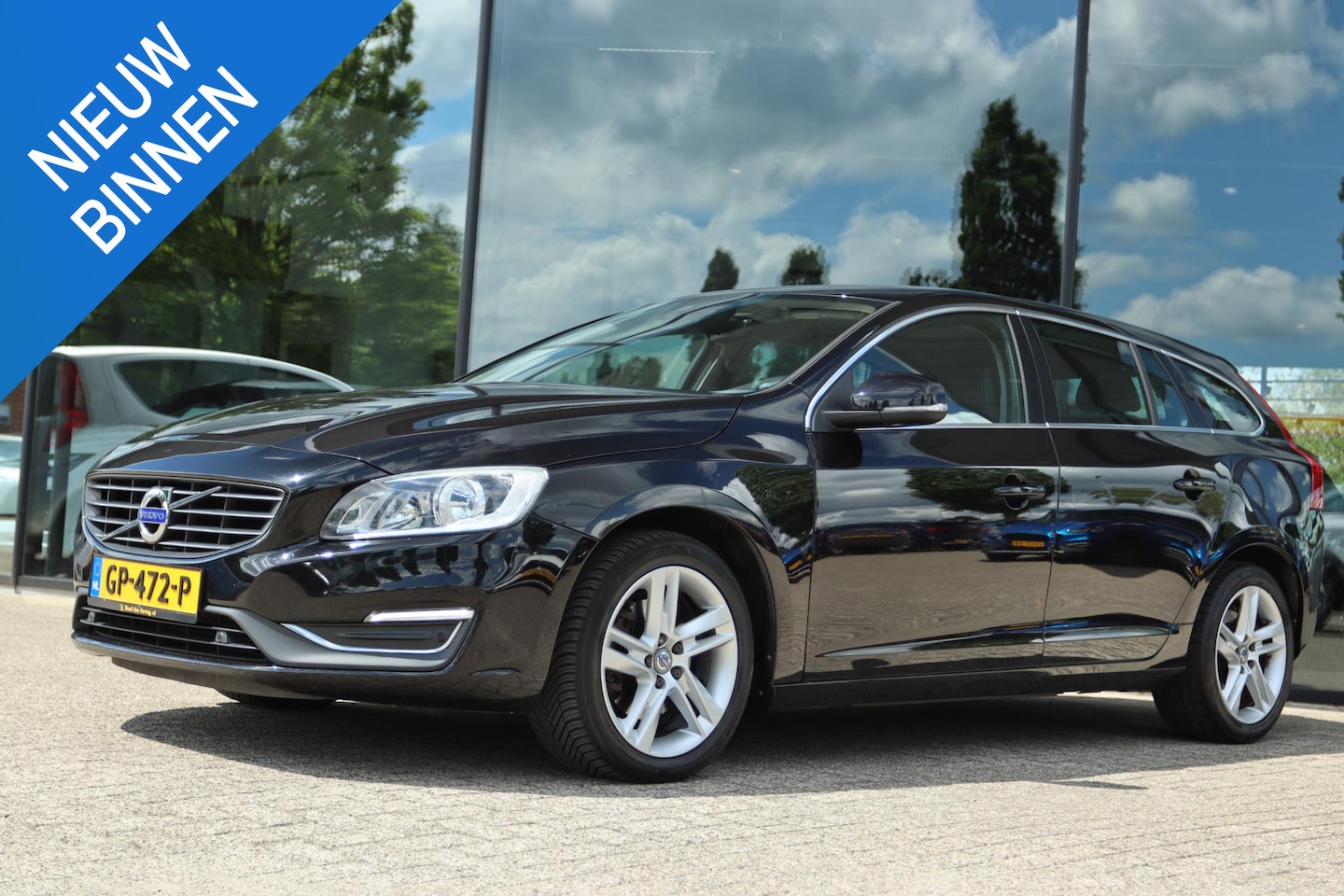 Volvo V60 - 2.0 D3 SUMMUM BUSINESS AUT. | LEDER | NAVI | STANDKACHEL | CRUISE | CLIMATE - AutoWereld.nl