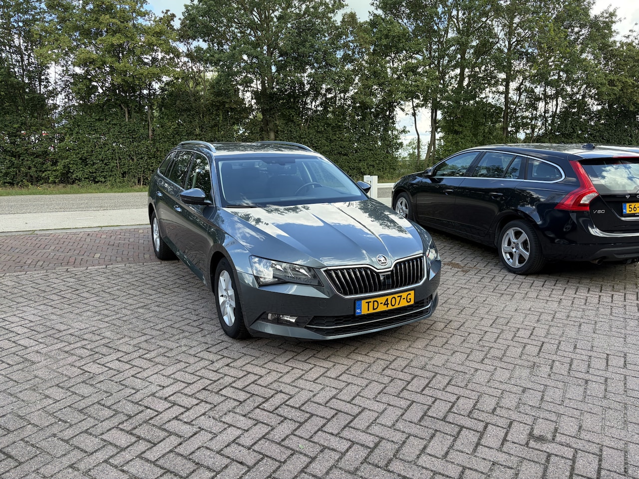 Skoda Superb Combi - 1.4 TSI Ambition TREKHAAK NAVI CARPLAY CLIMA - AutoWereld.nl