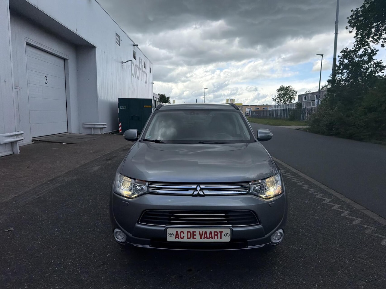 Mitsubishi Outlander - 2.0 PHEV Executive - 4WD/NAVI/XENON/NAP - AutoWereld.nl