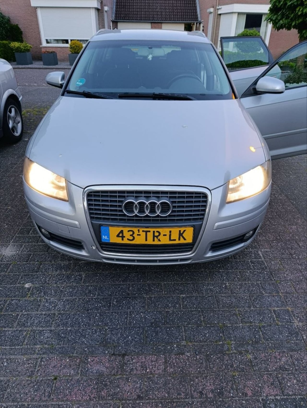 Audi A3 Sportback - 1.6 Attraction - AutoWereld.nl